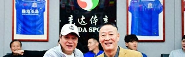 爱游戏官方网站-你踢你的苏超、我玩我的街超，上海16区相继吹响社会足球新玩法的冲锋号角|松江|红双喜杯|上海市|足球争霸赛|浙江省城市足球联赛_新浪体育_新浪新闻