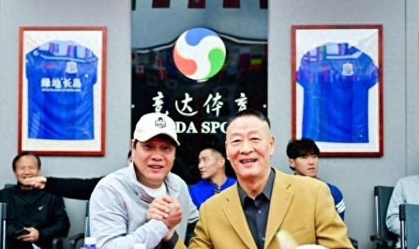 爱游戏官方网站-你踢你的苏超、我玩我的街超，上海16区相继吹响社会足球新玩法的冲锋号角|松江|红双喜杯|上海市|足球争霸赛|浙江省城市足球联赛_新浪体育_新浪新闻